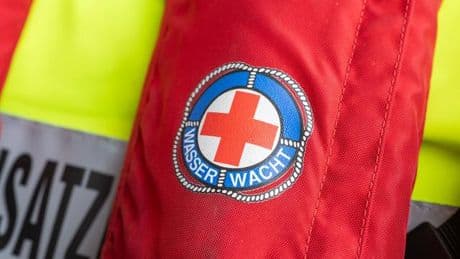 Nächtliche Suchaktion: Mann flüchtet vor der Polizei in den Bodensee