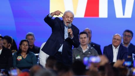 Lula juega con fuego con Trump: "Si viviera en Brasil sería juzgado por lo del Capitolio"