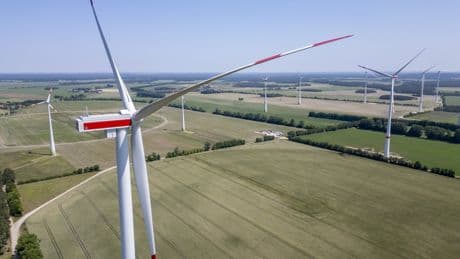 Rekorde beim Windausbau: Die Zahl der Windmühlen ist der Flaute egal