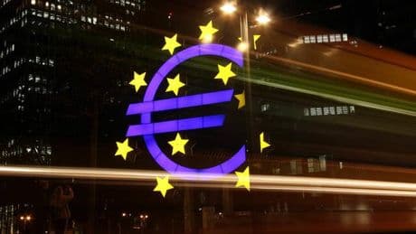 Geldpolitik: EZB hält Leitzinsen im Euroraum konstant