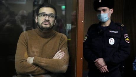 Rusia retira la nacionalidad al opositor en el exilio Ilia Yashin
