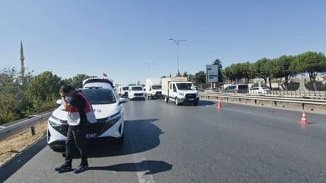 Otomobilin çarptığı skuter sürücüsü hayatını kaybetti