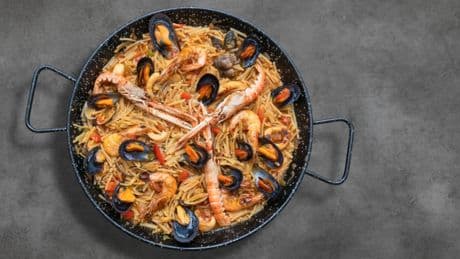 El chef José Andrés, sobre la fideuá: "Es un plato fácil para animarse a cocinar una paella sin arroz"