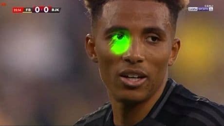 Gedson Fernandes’in gözüne lazer tutan taraftar spordan men cezası aldı