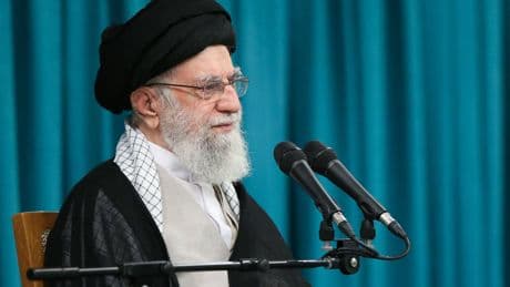 Iran : Ali Khamenei, plus idéologue que rationnel ?