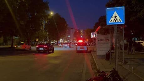 Bir genç kız arkadaşıyla yürürken hayatının şokunu yaşadı