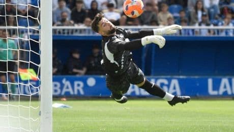 Las mejores paradas de la jornada 34 en Primera