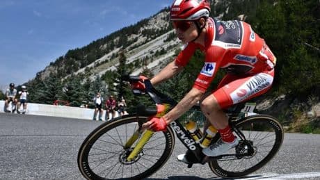 Vingegaard cede el liderato de La Vuelta para adelantar su llegada a España