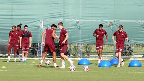 Trabzonspor'un Erzurum kamp çalışmaları sürüyor