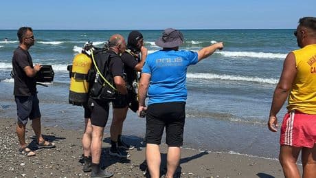 Samsun'da plajda facia: Atakum'da denize giren 2 gençten 1'i boğuldu, diğeri aranıyor