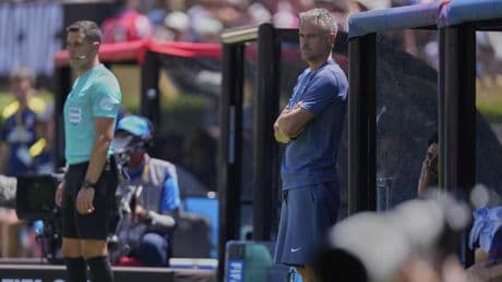 Luis Enrique: "Es difícil jugar con este calor"