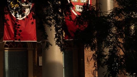 Harvard Hires Conservative Lawyers to Fight Trump Administration
