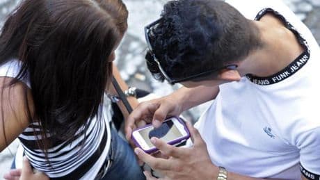 Inédita protesta de estudiantes universitarios en Cuba por la dolarización de los servicios de internet móvil