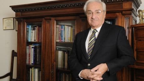 Norberto Abdala, médico psiquiatra: “Muchas personas pasan horas en las redes sociales, mirando la vida de los demás, olvidando la propia y arriesgando así su salud mental”