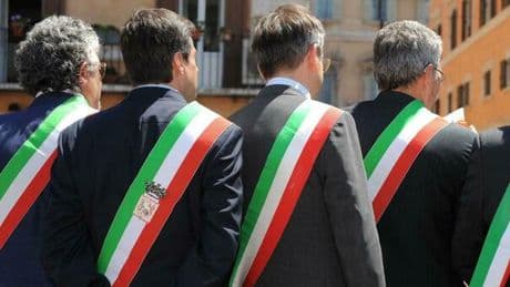 Stipendi dipendenti comunali, aumenti fino a 300 euro: ecco perché e da quando. Senato approva il decreto Pa