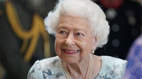 Former royal butler recalls hilariously awkward first meeting with Queen Elizabeth