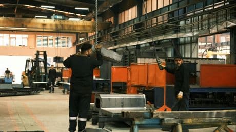 Konkordato ikiye katlandı: Fabrikalar sarı siteye düştü