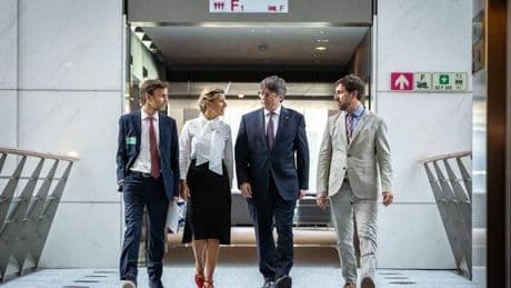 Moncloa avala una reunión entre Yolanda Díaz y Puigdemont y defiende medidas dirigidas a las pymes para atraer a Junts