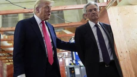 Trump insulta al presidente de la Reserva Federal por no bajar los tipos: "Demasiado estúpido, un fracaso total"