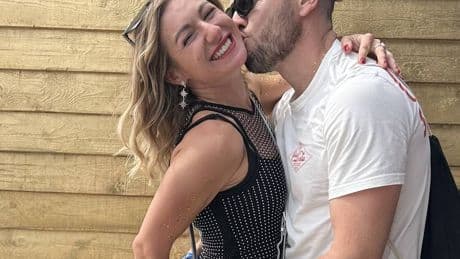 „Hochzeiten“ auf dem Festival: Parookaville-Citizens besiegeln ihre Fake-Ehe – mit Gummiring und Bier