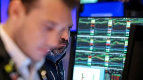 Wall Street mantiene la cautela con la entrada en vigor de la tregua comercial: el Dow Jones se aferra a Nvidia para subir