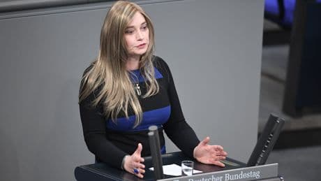 Geldstrafe wegen Schmäh-Video - Satiriker beleidigt Trans-Politikerin