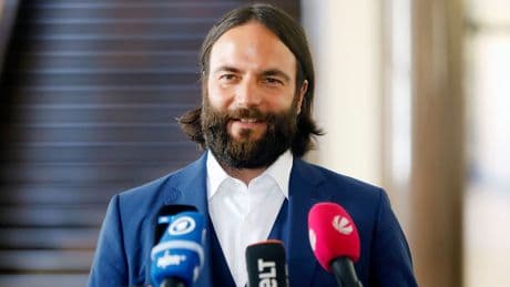 Uni-Professor sieht Straftat - Block-Anwalt ändert Doktor-Titel auf Website