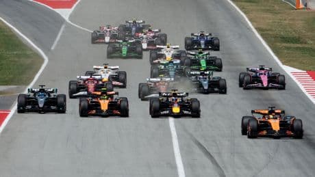İspanya GP'de neler oldu? Max Verstappen kontrolden çıkıp George Russell'a temas etti!
