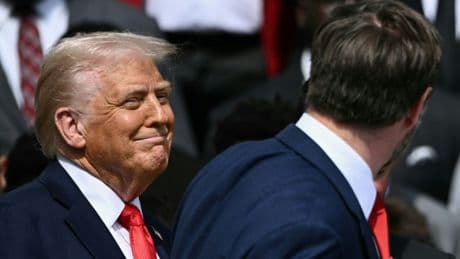 Trump-Regierung prüft Zölle auf Halbleiter und Arzneimittel