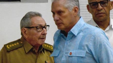 Cuba : l’Assemblée nationale adopte une réforme constitutionnelle abrogeant la limite d’âge pour être élu président