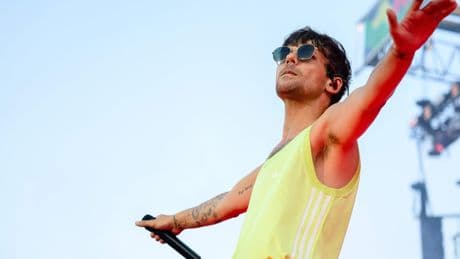 Louis Tomlinson (33) bevestigt relatie met Zara McDermott: ’Ik hou van jou’