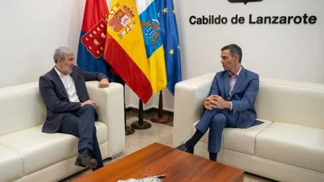 Sánchez estudiará el decreto específico para Canarias que le pide Clavijo y ambos acuerdan colaborar ante el reto migratorio