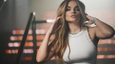 Melody: así es el videoclip y la letra de El apagón’