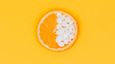 Combien faut-il manger d'oranges pour avoir autant de vitamine C que dans les compléments alimentaires?