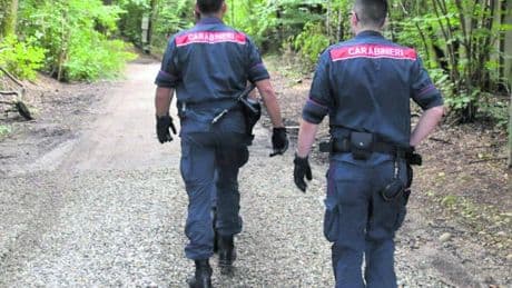 Scappano dai carabinieri con l'auto a noleggio: quattro arresti in poche ore