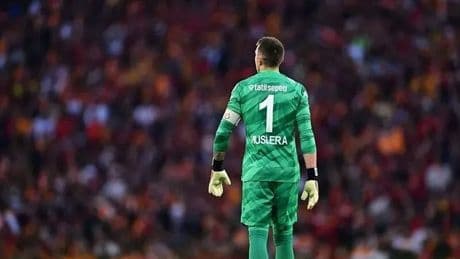 Muslera, Bülent Korkmaz'ın tarihi rekoruna gözünü dikti