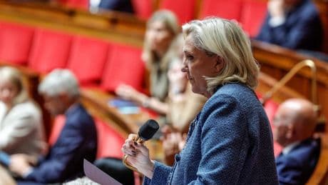 Présente au Conseil départemental du Pas-de-Calais, Marine Le Pen assure qu'elle fera "tous les recours possibles"