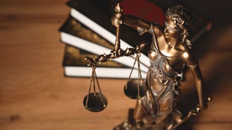 Agressions sexuelles sur des bébés à Montreuil : le parquet fait appel de la décision de placer les suspects sous contrôle judiciaire