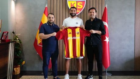 Samsunspor'dan ayrıldı, Kayserispor'a imza attı