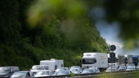 Ferienzeit: Staugefahr am Wochenende: Das müssen Reisende wissen