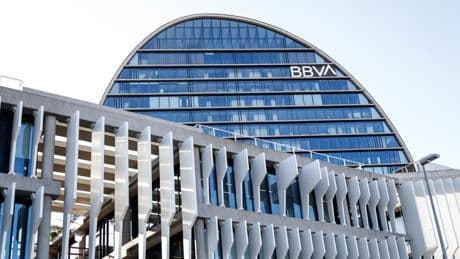BBVA lanzará este verano en España la compraventa de bitcoin y ethereum