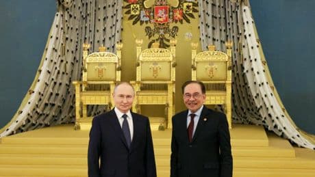 Malaysian PM raises downing of MH17 with Putin as captain’s son calls for justice
