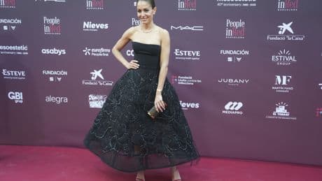 De Hiba Abouk a Laura Escanes: los mejores looks de la gala People in Red 2025