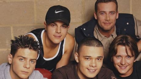 Five surprise Robbie Williams fans at concert with first live performance in 25 years