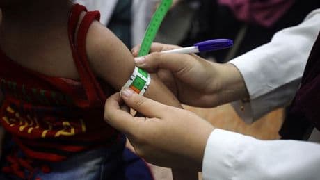 Médicos de Gaza denuncian que pasan hambre, sufren desmayos y están débiles para tratar pacientes