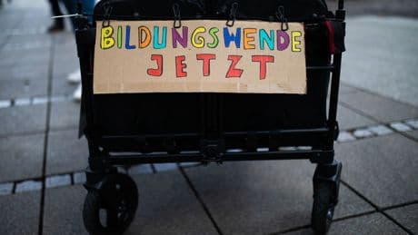 Schüler-Demonstration: Bildungsprotest in Schwerin - Schüler fordern Schulreformen
