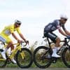 Live Tour | Tempo eindelijk omhoog in sprintetappe met Van der Poel in geel