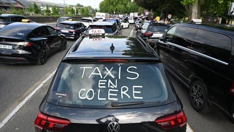 Transport sanitaire, VTC : des milliers de taxis ont manifesté en France