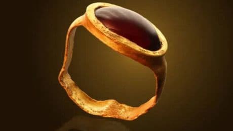 Descubren en Israel un anillo de oro enterrado 2.300 años: pudo ser de una joven prometida