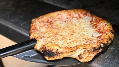 Arbeidsinspectie onderzoekt overtredingen bij pizzaketen